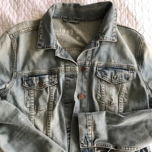 Gap distressed light denim jean jacket